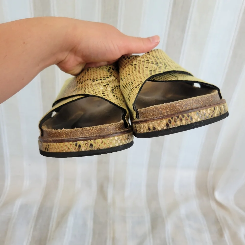 Free People Sidelines Footbed Sandals Snakeskin Size 7.5/8‎
